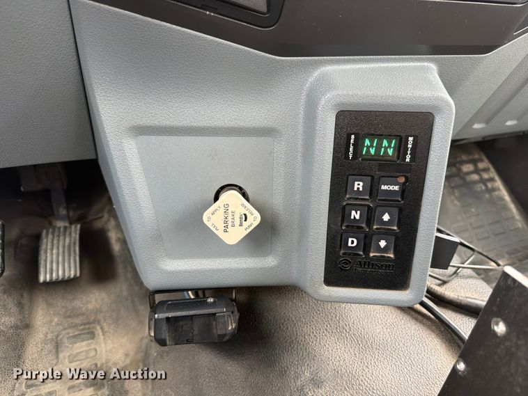 image for item ED5224 2011 Ford F750 bucket truck