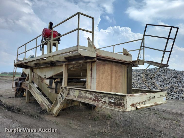 image for item EE0955 Masaba screening plant