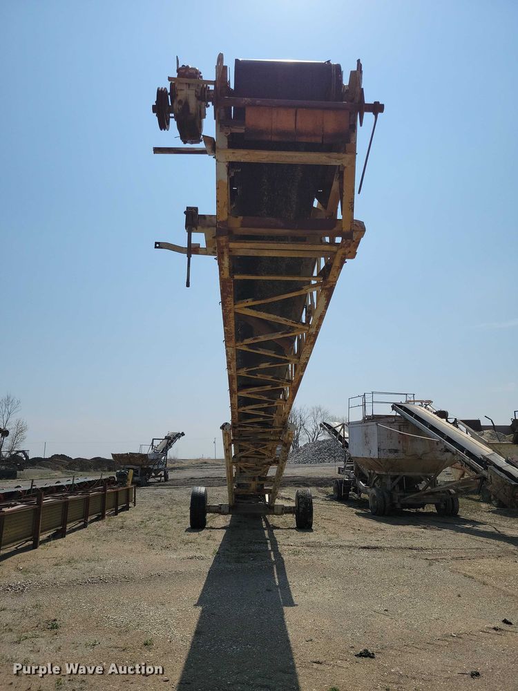 image for item EE0958 Noraberg radial stacking conveyor