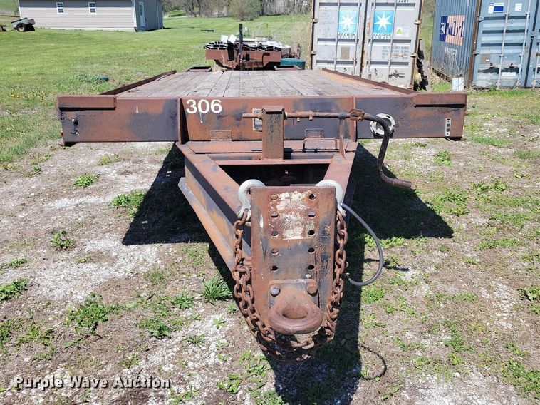 image for item EE0964 1985 Trail King equipment trailer