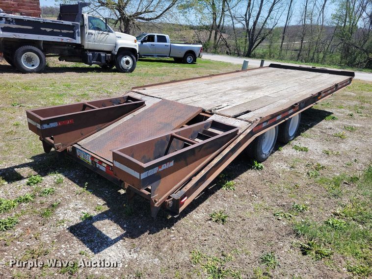 image for item EE0964 1985 Trail King equipment trailer