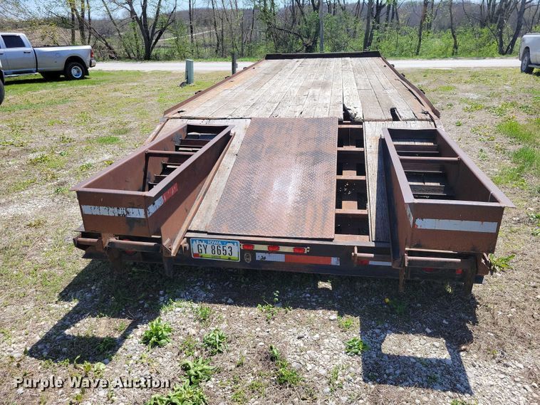 image for item EE0964 1985 Trail King equipment trailer