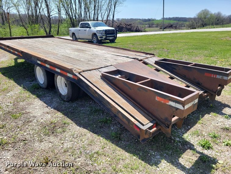 image for item EE0964 1985 Trail King equipment trailer