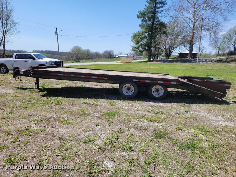 image for item EE0964 1985 Trail King equipment trailer