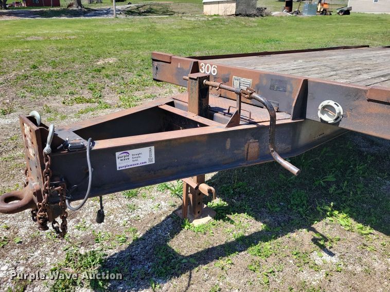 image for item EE0964 1985 Trail King equipment trailer
