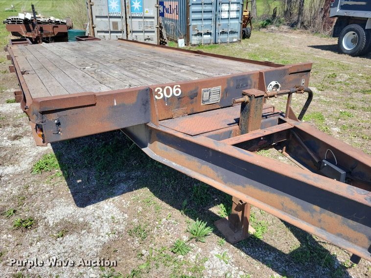 image for item EE0964 1985 Trail King equipment trailer