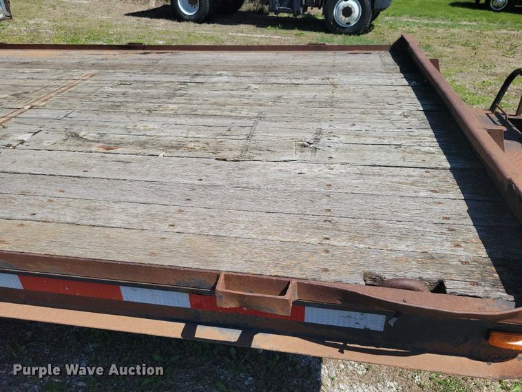 image for item EE0964 1985 Trail King equipment trailer