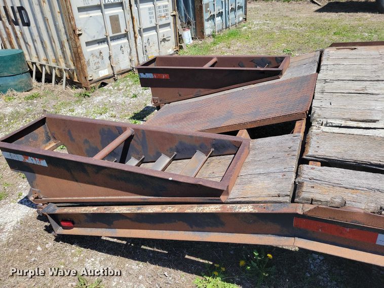 image for item EE0964 1985 Trail King equipment trailer