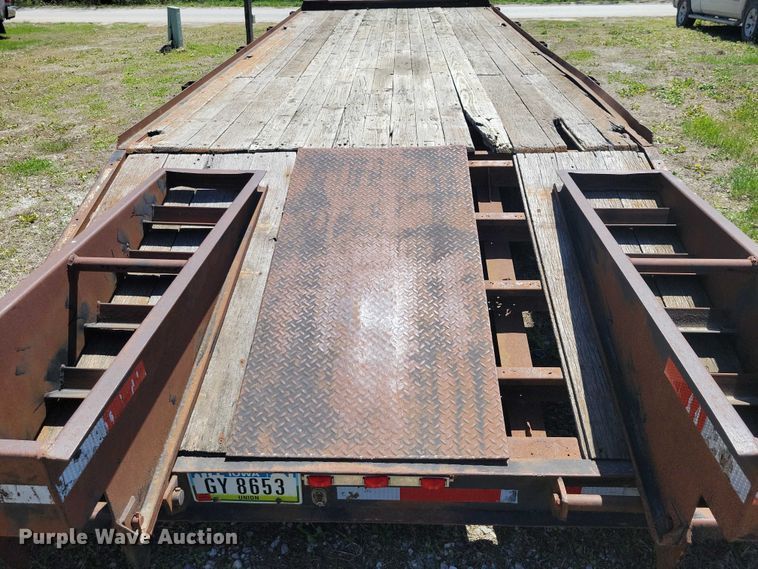 image for item EE0964 1985 Trail King equipment trailer