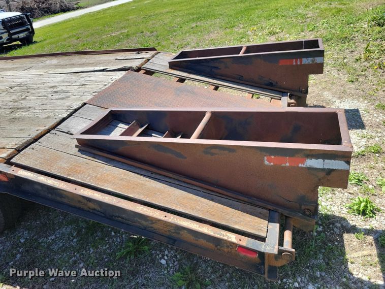 image for item EE0964 1985 Trail King equipment trailer