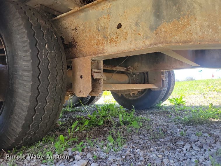 image for item EE0964 1985 Trail King equipment trailer