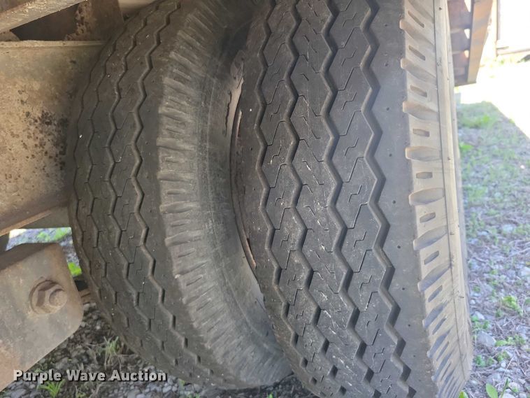 image for item EE0964 1985 Trail King equipment trailer