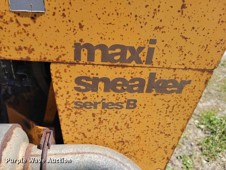 image for item EE0965 1993 Case Maxi Sneaker Series B cable plow