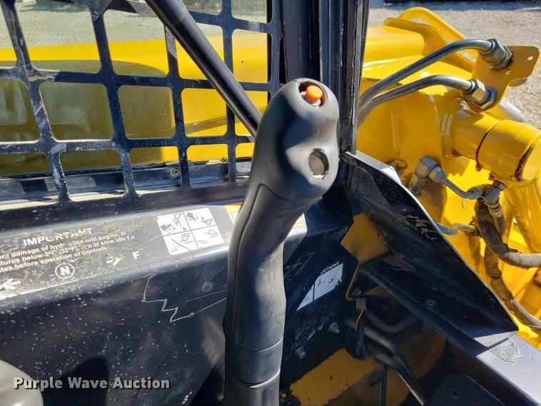 image for item EE0969 2006 John Deere CT322 tracked skid steer loader
