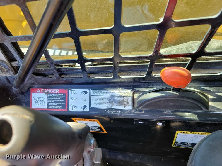 image for item EE0969 2006 John Deere CT322 tracked skid steer loader