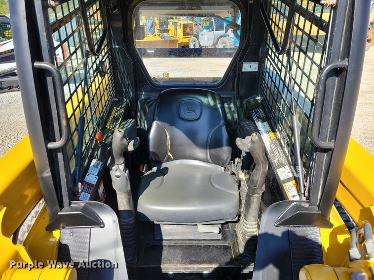 image for item EE0969 2006 John Deere CT322 tracked skid steer loader