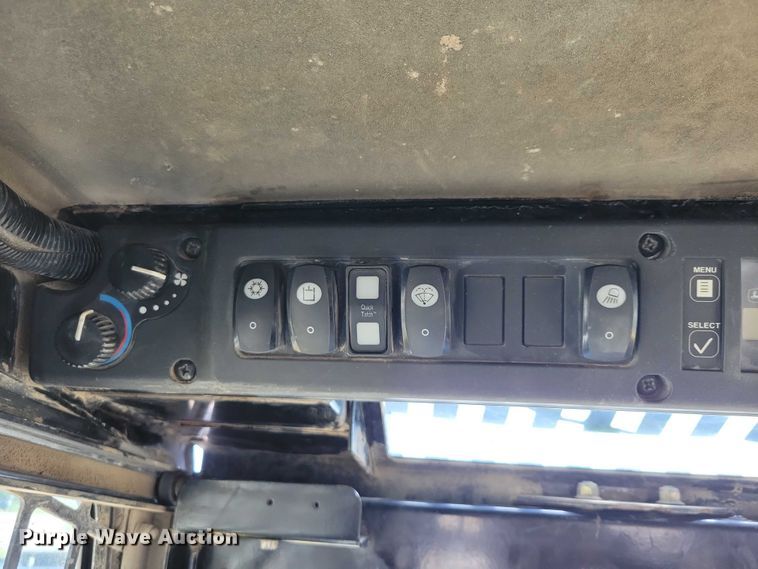image for item EE0969 2006 John Deere CT322 tracked skid steer loader