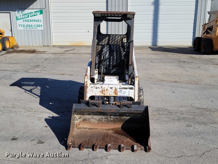 image for item EE0971 2004 Bobcat 463 skid steer loader