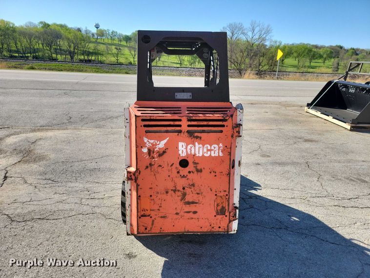 image for item EE0971 2004 Bobcat 463 skid steer loader