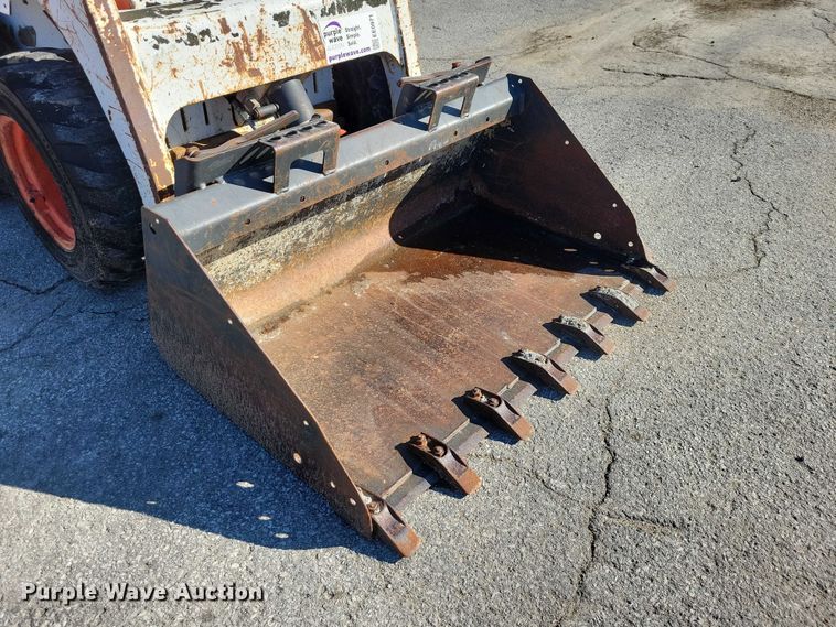 image for item EE0971 2004 Bobcat 463 skid steer loader