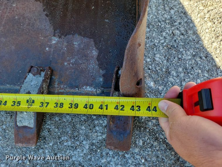 image for item EE0971 2004 Bobcat 463 skid steer loader