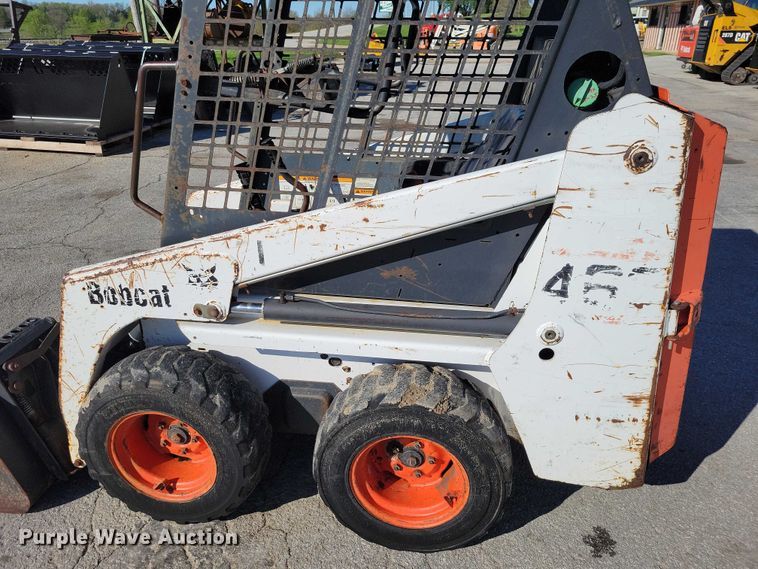 image for item EE0971 2004 Bobcat 463 skid steer loader