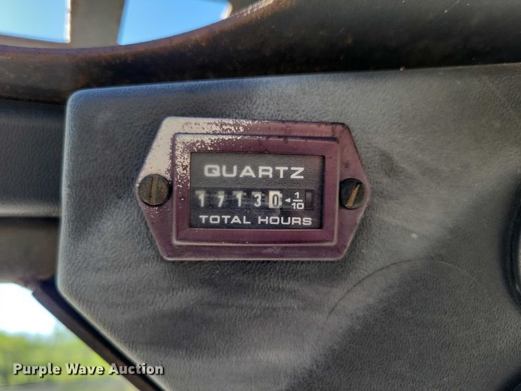 image for item EE0971 2004 Bobcat 463 skid steer loader