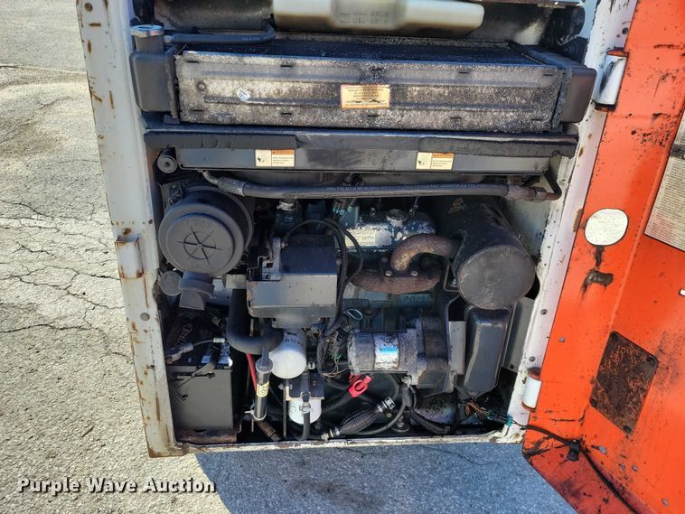 image for item EE0971 2004 Bobcat 463 skid steer loader