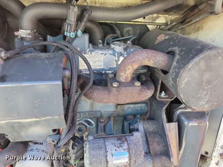 image for item EE0971 2004 Bobcat 463 skid steer loader