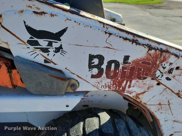 image for item EE0971 2004 Bobcat 463 skid steer loader