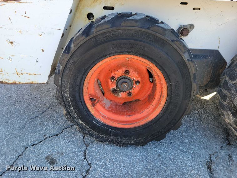 image for item EE0971 2004 Bobcat 463 skid steer loader