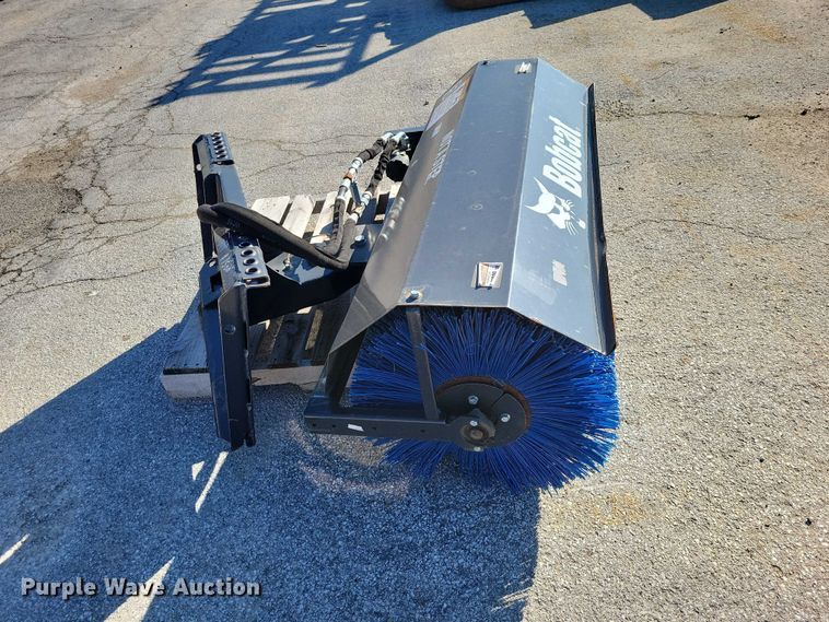 image for item EE0972 2019 Bobcat skid steer broom