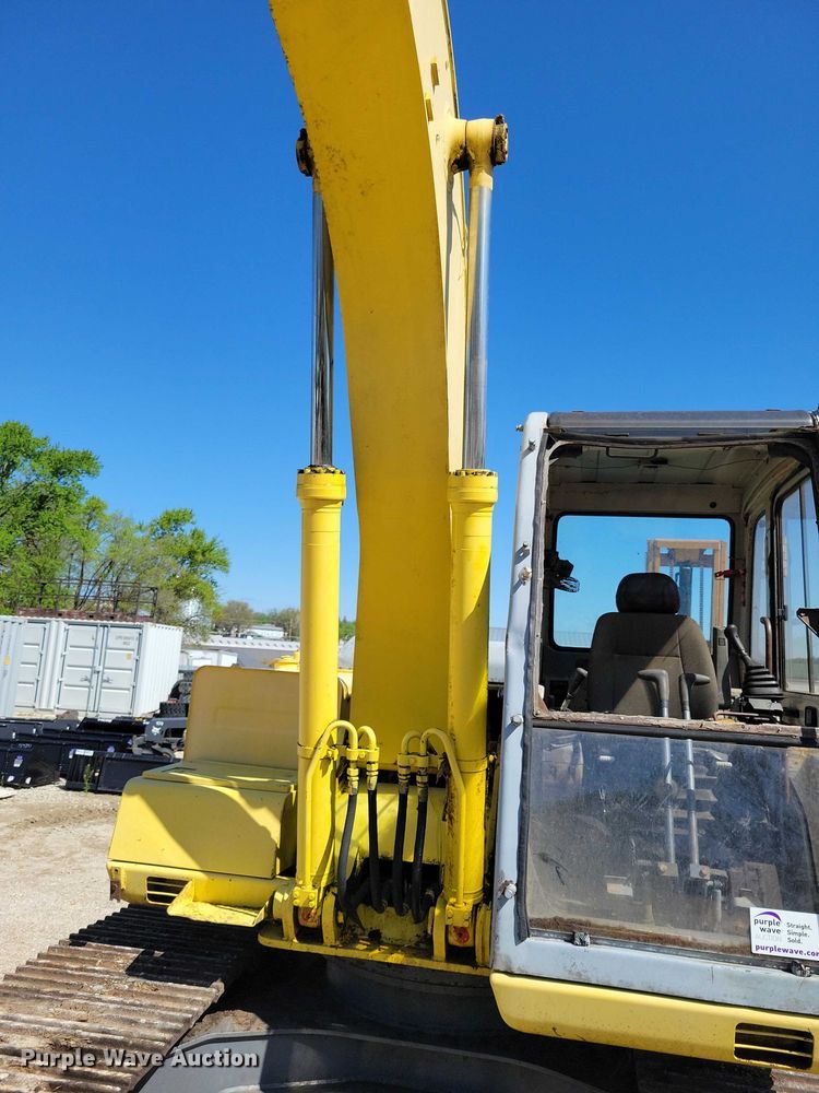 image for item EE0976 Kobelco SK120LC excavator