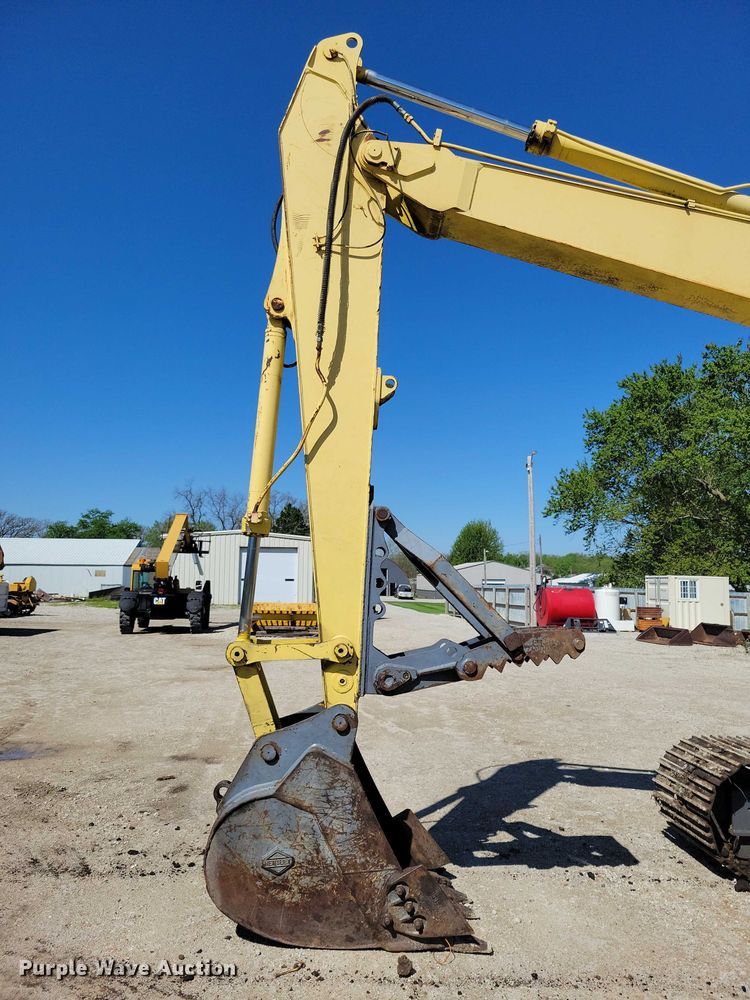 image for item EE0976 Kobelco SK120LC excavator