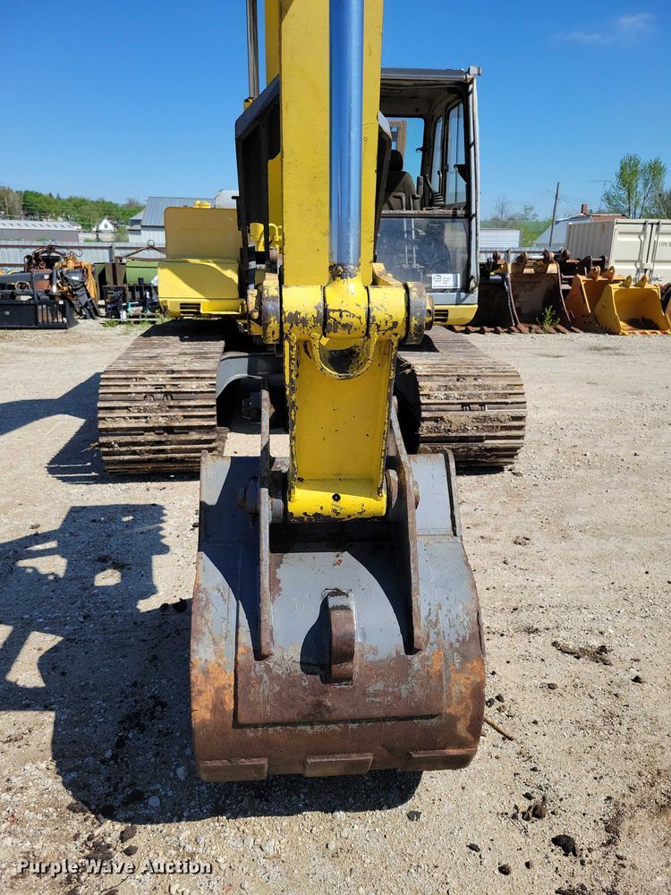 image for item EE0976 Kobelco SK120LC excavator