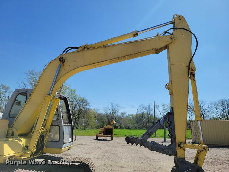 image for item EE0976 Kobelco SK120LC excavator