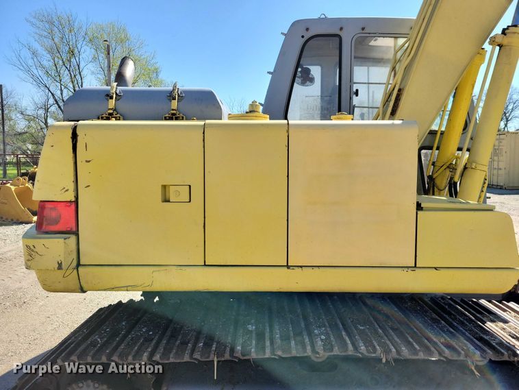 image for item EE0976 Kobelco SK120LC excavator