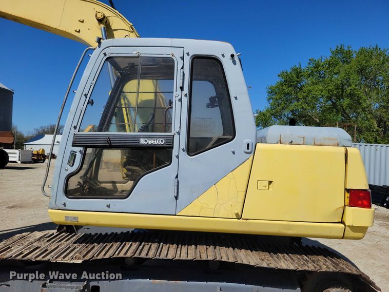 image for item EE0976 Kobelco SK120LC excavator