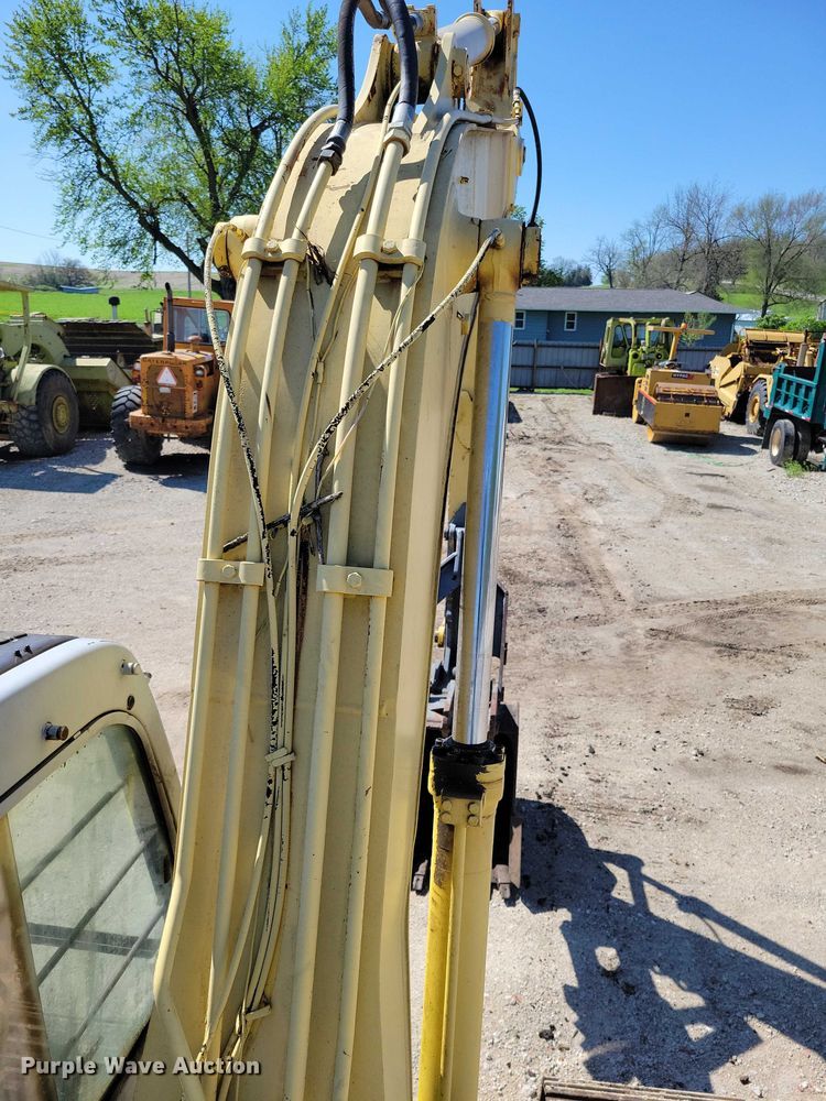 image for item EE0976 Kobelco SK120LC excavator