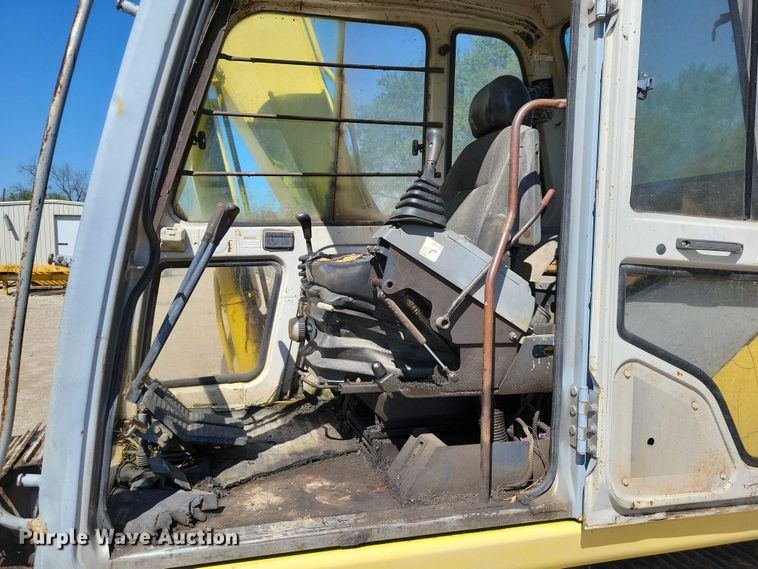 image for item EE0976 Kobelco SK120LC excavator