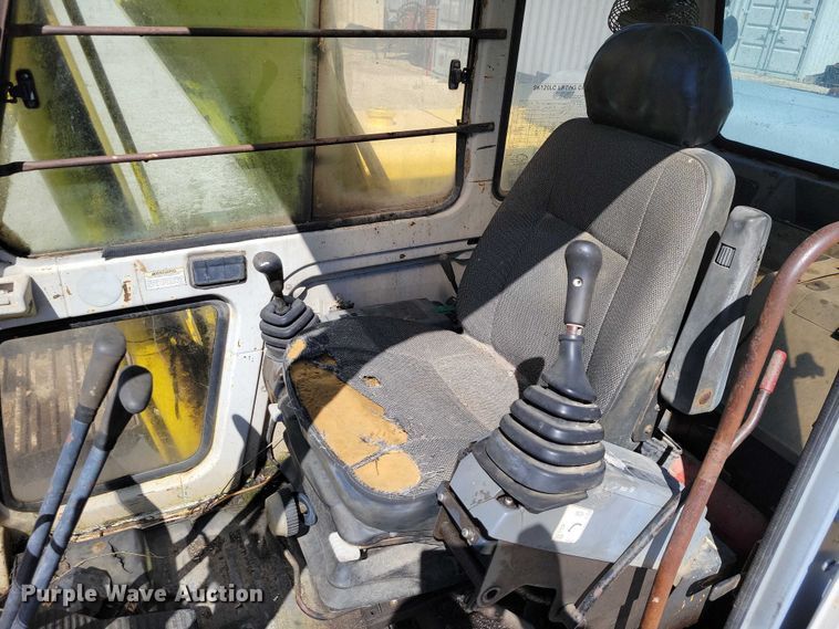 image for item EE0976 Kobelco SK120LC excavator
