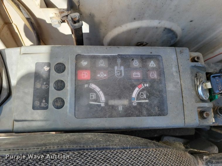 image for item EE0976 Kobelco SK120LC excavator