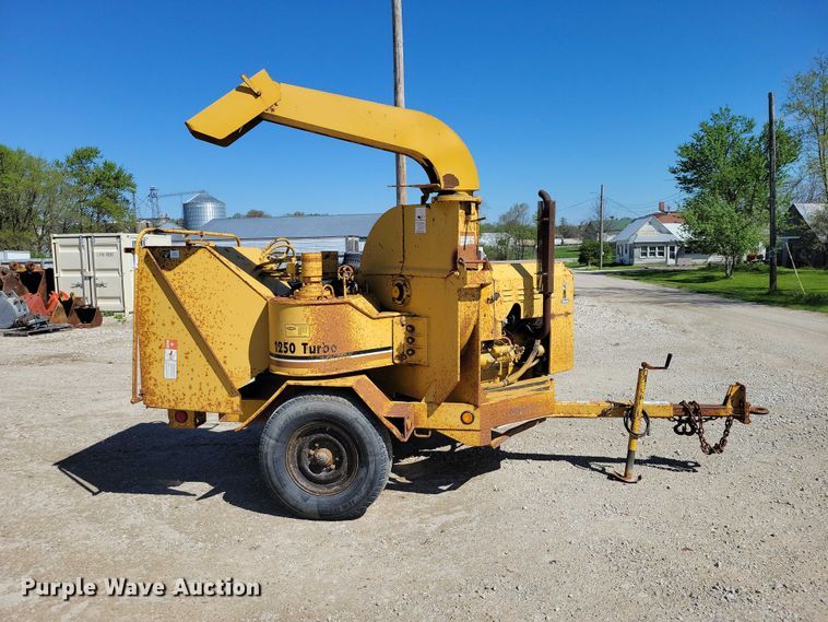 image for item EE0977 1991 Vermeer 1250 Turbo wood chipper