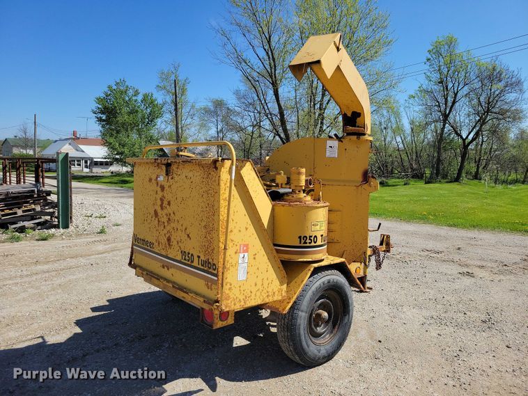 image for item EE0977 1991 Vermeer 1250 Turbo wood chipper