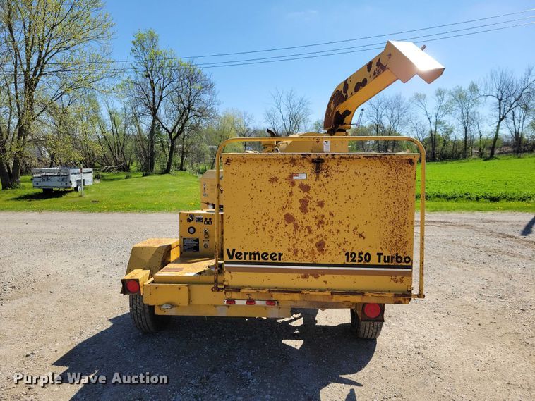 image for item EE0977 1991 Vermeer 1250 Turbo wood chipper