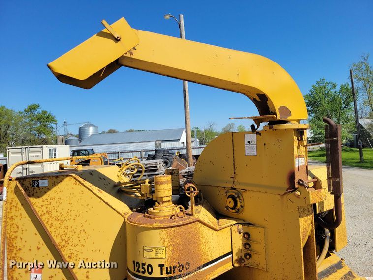 image for item EE0977 1991 Vermeer 1250 Turbo wood chipper