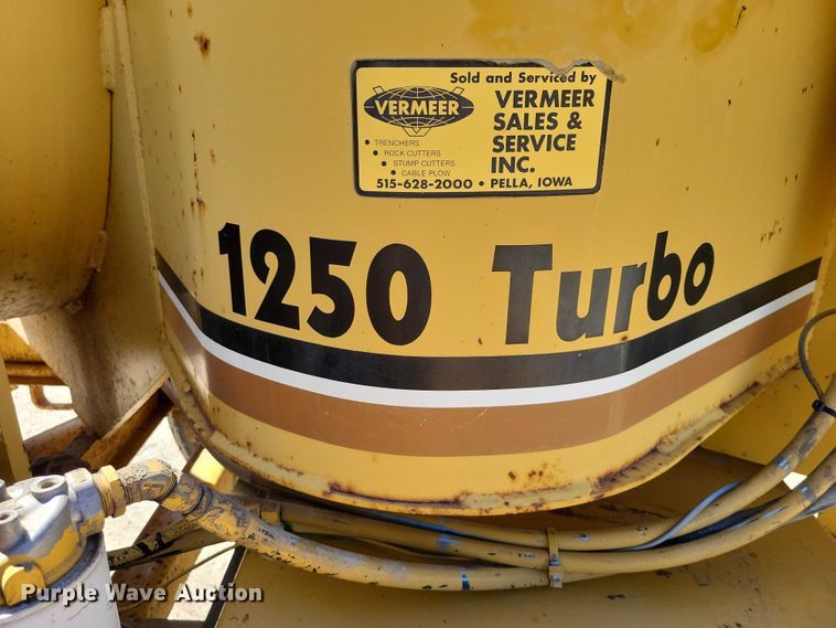 image for item EE0977 1991 Vermeer 1250 Turbo wood chipper