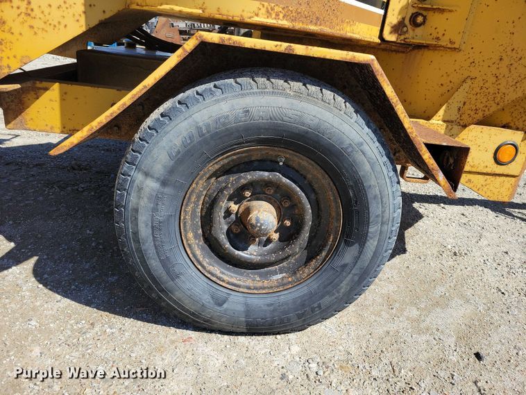image for item EE0977 1991 Vermeer 1250 Turbo wood chipper