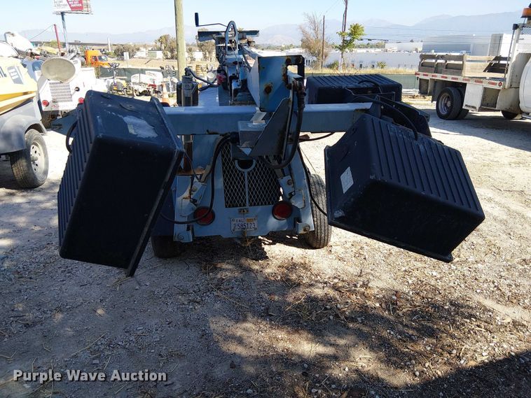 image for item EE5304 2008 Gennie TML 4000 N light plant