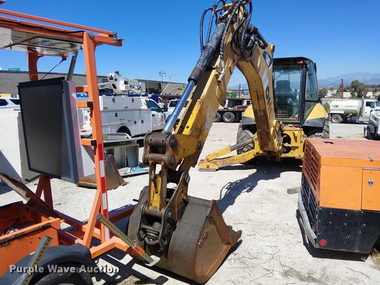 image for item EE5312 2014 Caterpillar 450 F backhoe